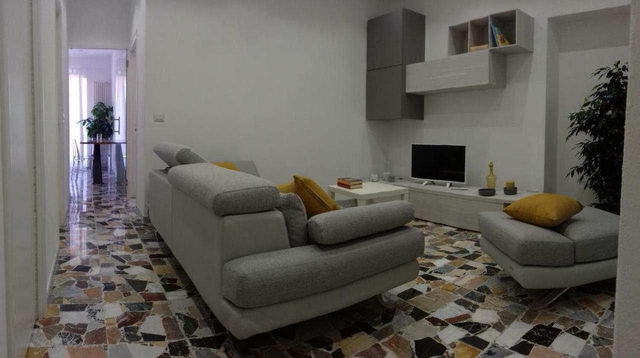 L'Ortensia Apartment Pigna Bagian luar foto